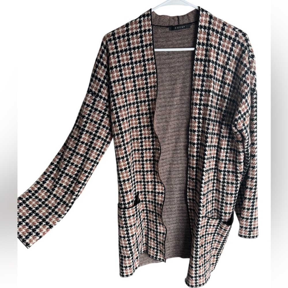 Brown and black houndstooth cardigan